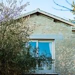 Drei-zimmer-panorama-wohnung Mit Terrasse Und Sommerpool By Interhome