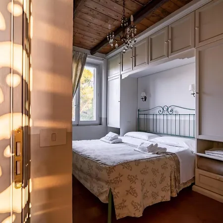 Drei-zimmer-panorama-wohnung Mit Terrasse Und Sommerpool By Interhome דירה *